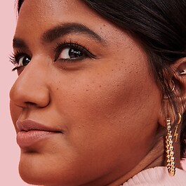 BADgal Energy - Maskara, Pore Primer Ve Bronzer Içeren Yılbaşı Seti